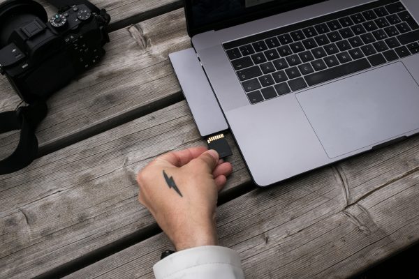 Freelance content creator use memory card adaptor